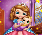 Принцесса София ухаживает за новорожденной дочкой 
