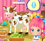 Маленькая Алиска трудится на ферме